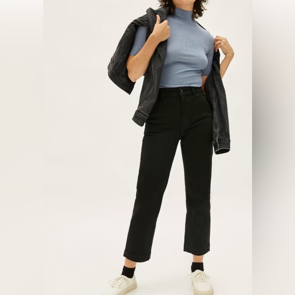 Everlane Straight Legged Crop (short) Pants - Picture 1 of 6